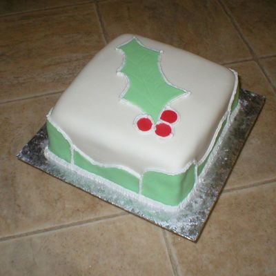 Holly Leaf Cake