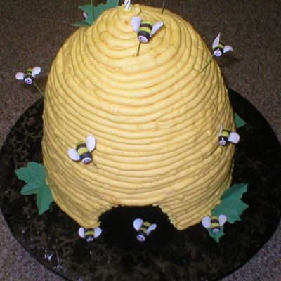 Buzzy Beehive Cake