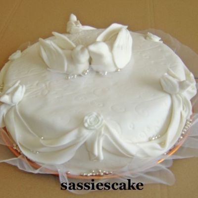 White Doves Cake