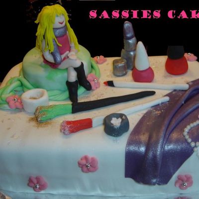 Make Up Cake