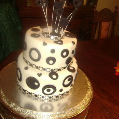 Mod Black And White Circles