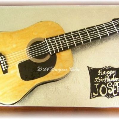 Guitar Cake