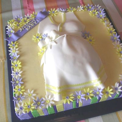 A Very Pregnangt Baby Shower Cake