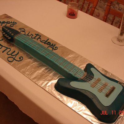 Guitar Cake