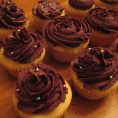 Buttermilk Cupcakes W/choc Fudge Icing