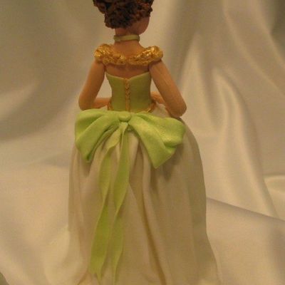 Lady Figurine Back