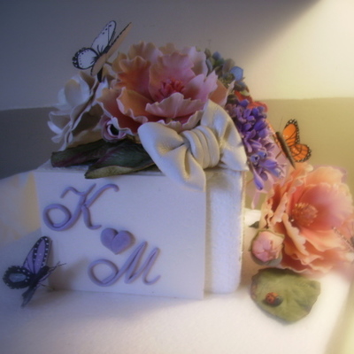 Gum- Paste Flowers/leafs/butterflies