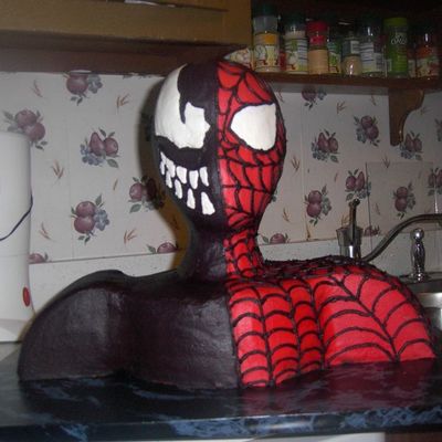 Spiderman/venom Cake