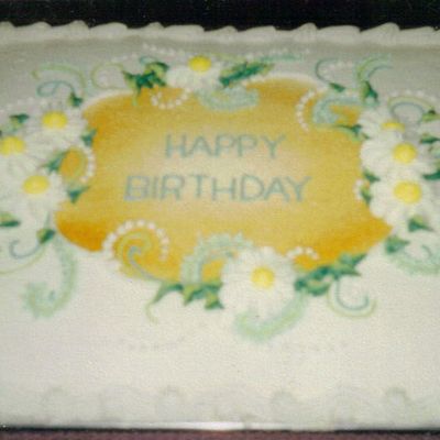 Birthday Cake With Daisies
