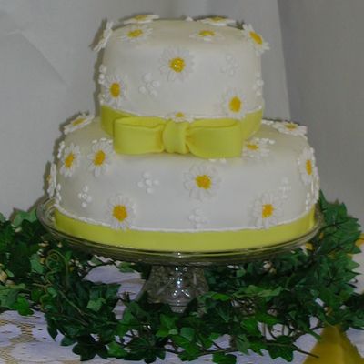 Daisy Wedding Cake