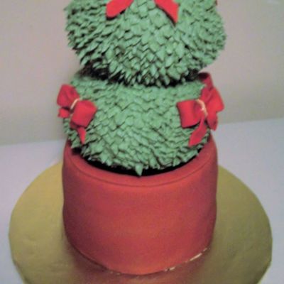 Eugenia Topiary Cake