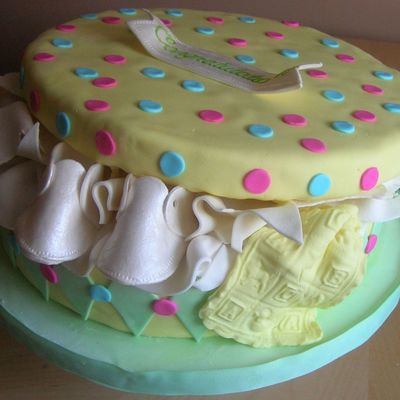 Baby Shower Gift Box Cake