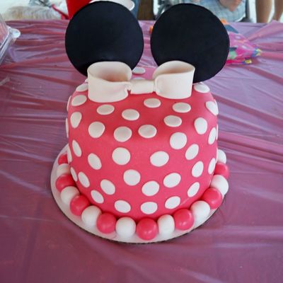 Minnie Mouse Cake