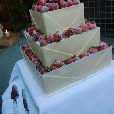 White Chocolate Square With Sugar Coated Strawberries