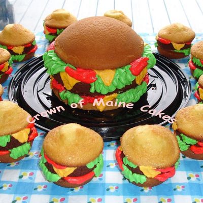 Cheeseburger With Mini Cheeseburgers