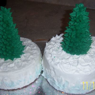Mini Christmas Tree Cakes