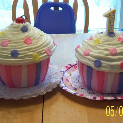Giant Cupcake Cake