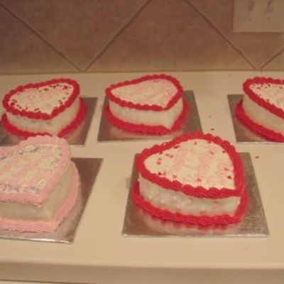 6" Heart Valentine Cakes