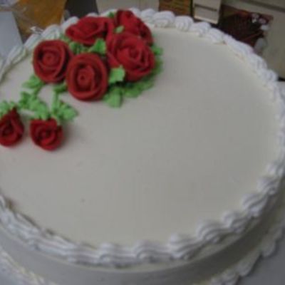 Red Roses Ice Cream Cake