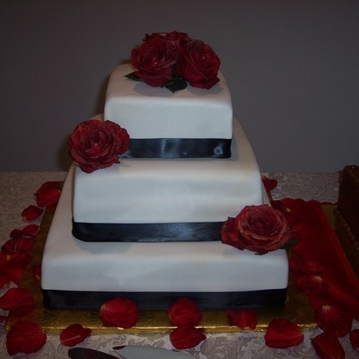 Wedding Cake With Roses