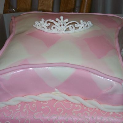 Tiara/pillow Cake