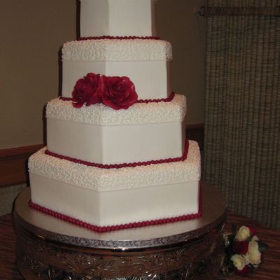Buttercream Cake With Gumpaste Roses