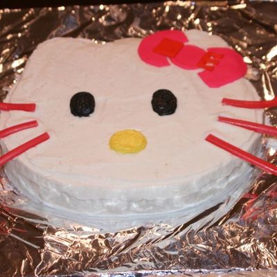 Hello Kitty Cake