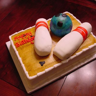 Bowling Cake
