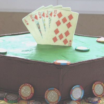 Poker Table Cake