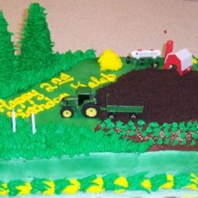 John Deere Green Tractor & Trailer Cake