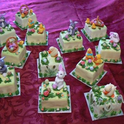 Miniature Easter Cakes