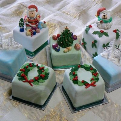 Christmas Miniature Cakes