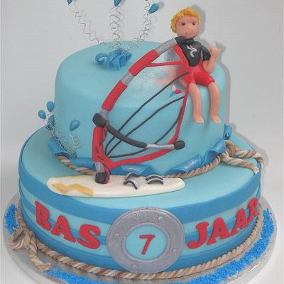 Bas, The Coole Surf-Dude