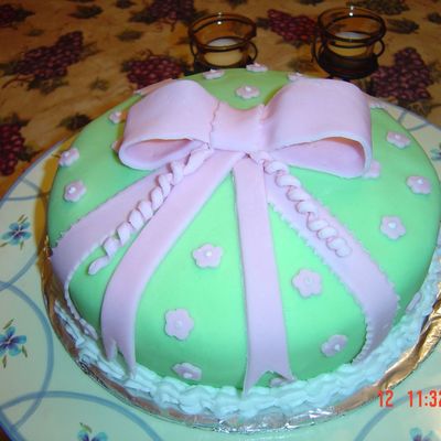 Bow Cake