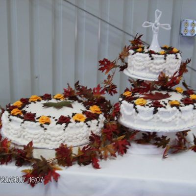 Theresa's Wedding Cake Fall Colors