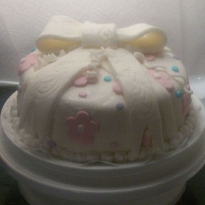 Cara's First Fondant Cake