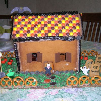 Halloween Gingerbread House (Front View)