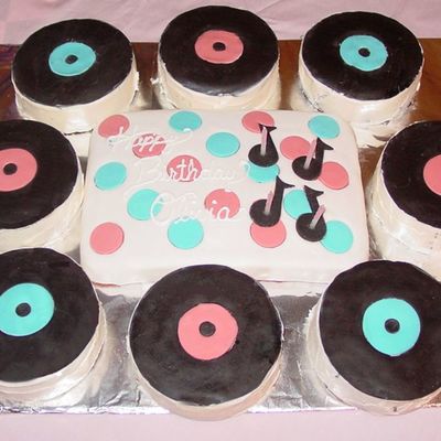 50S Rock N Roll Birthday Party Cake