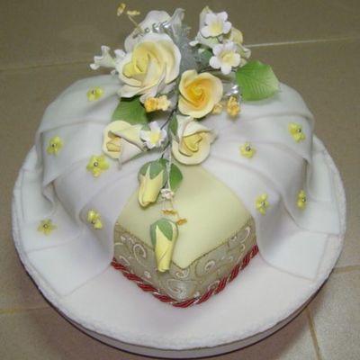 Fondant Gift Cake