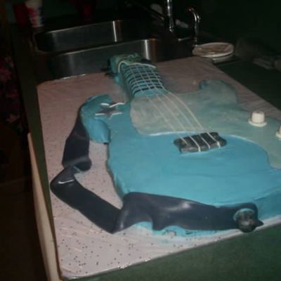 Guitar Cake