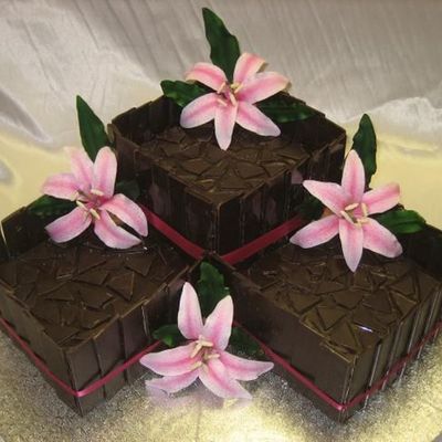 Choc Shards With Sugar Lillies