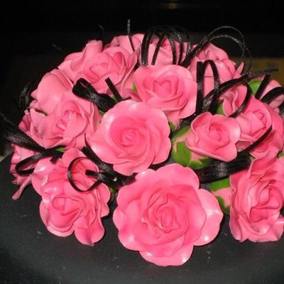 Top Of Pink And Black Wedidng Cake