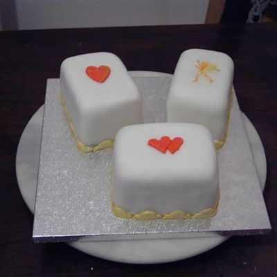 Mini Cake Samples - Wedding Theme