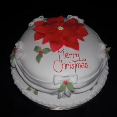 Poinsettia Christmas Cake