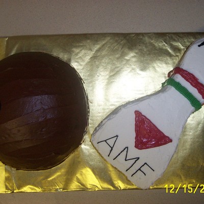 Bowling Ball And Pin Cake