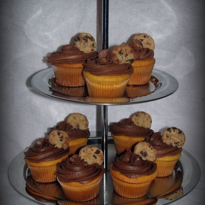 Chocolate Chip Cookie Dough Cupcakes