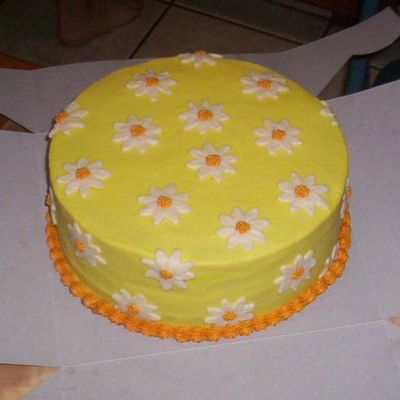 Yellow Daisy Cake