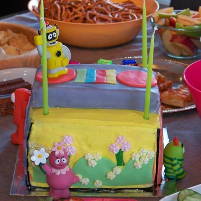 Yo Gabba Gabba Cake