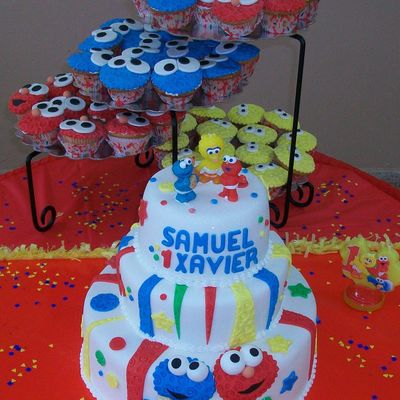 Sesame Street Babies With Cupcakes
