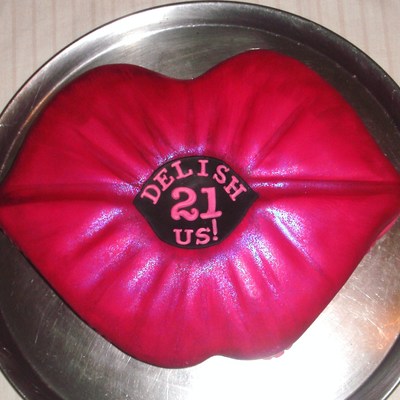 Lips Cake